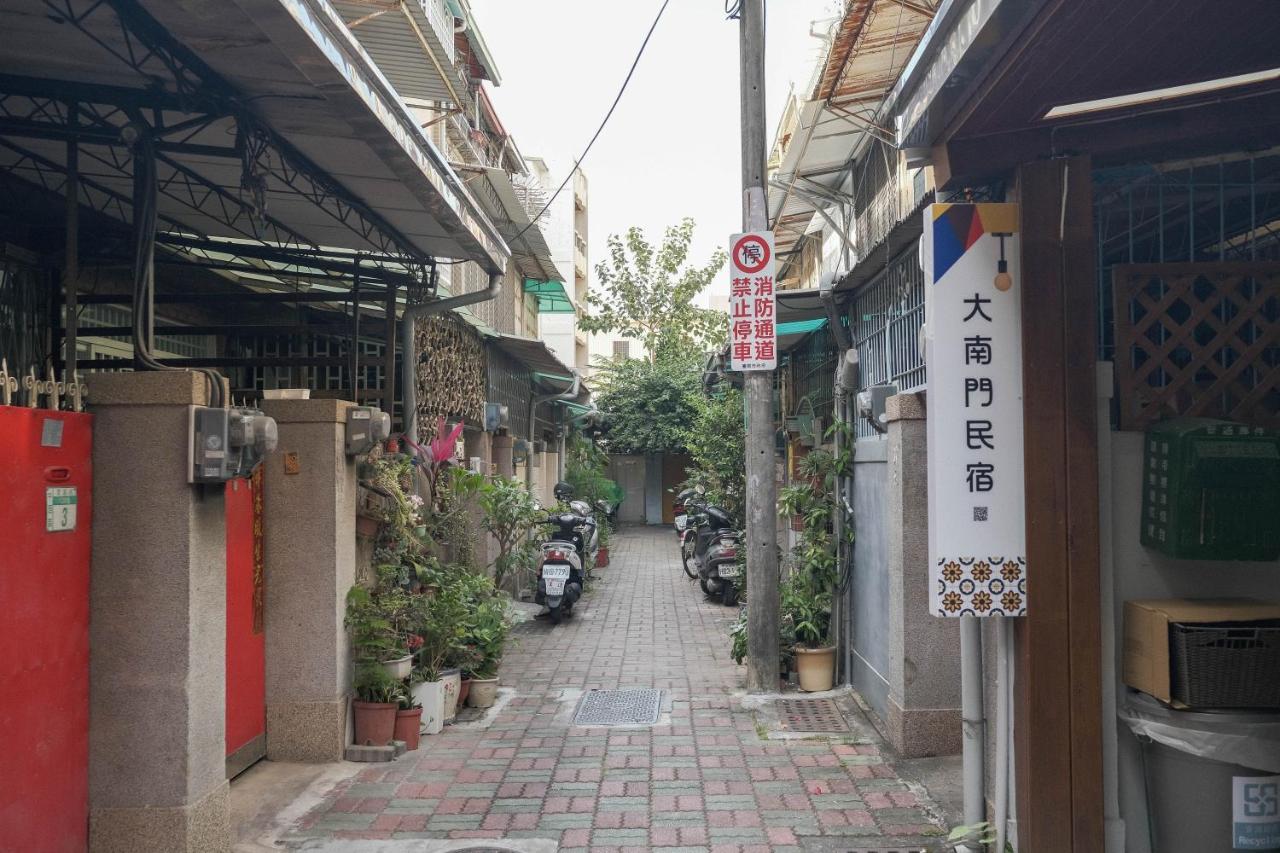 South Gate Home Stay Tainan Eksteriør billede